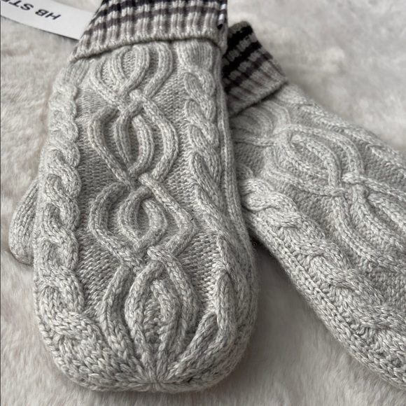 🆕 HBC Wool blend Cable knit mittens - Picture 5 of 9